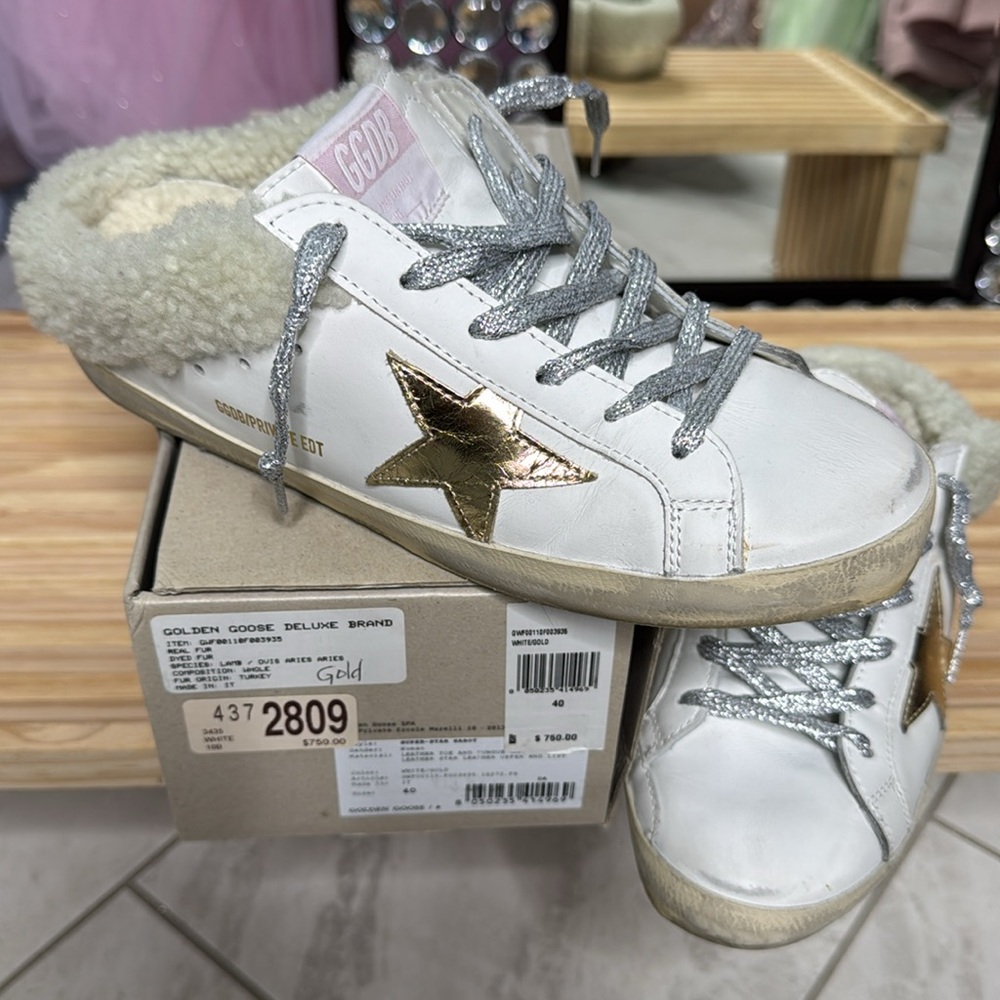 Golden Goose Super-Star Sabot in white leather and shearling lining